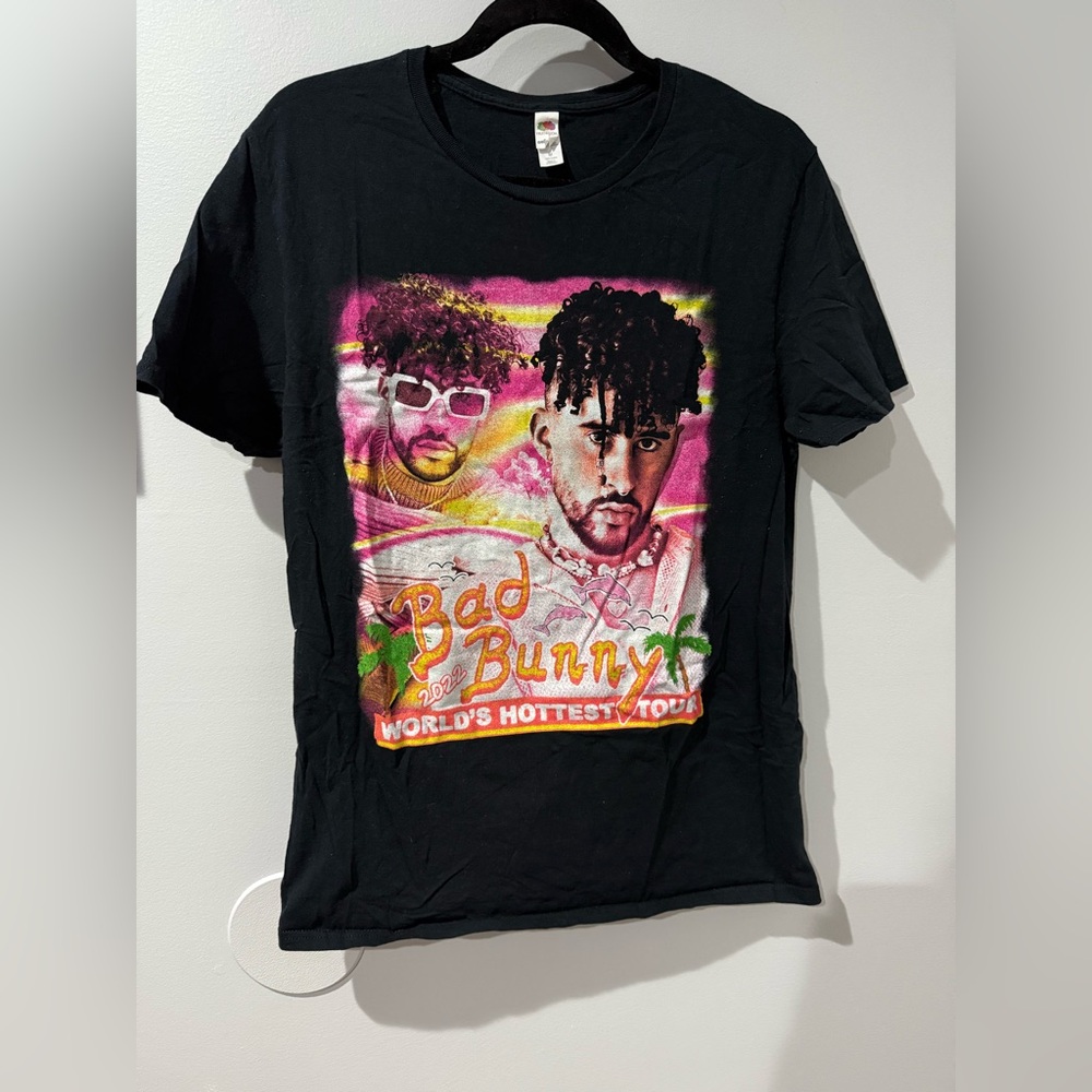 Bad Bunny In Verano Sun Ti Tour 2022 T-Shirt Unisex Adult size Medium Black U